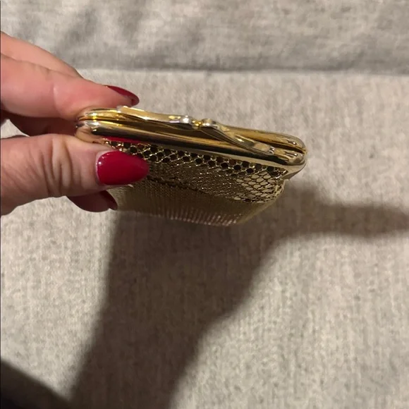 whiting davis gold mesh cigarette case Whiting & Davis Gold Mesh Cigarette Holder Clutch